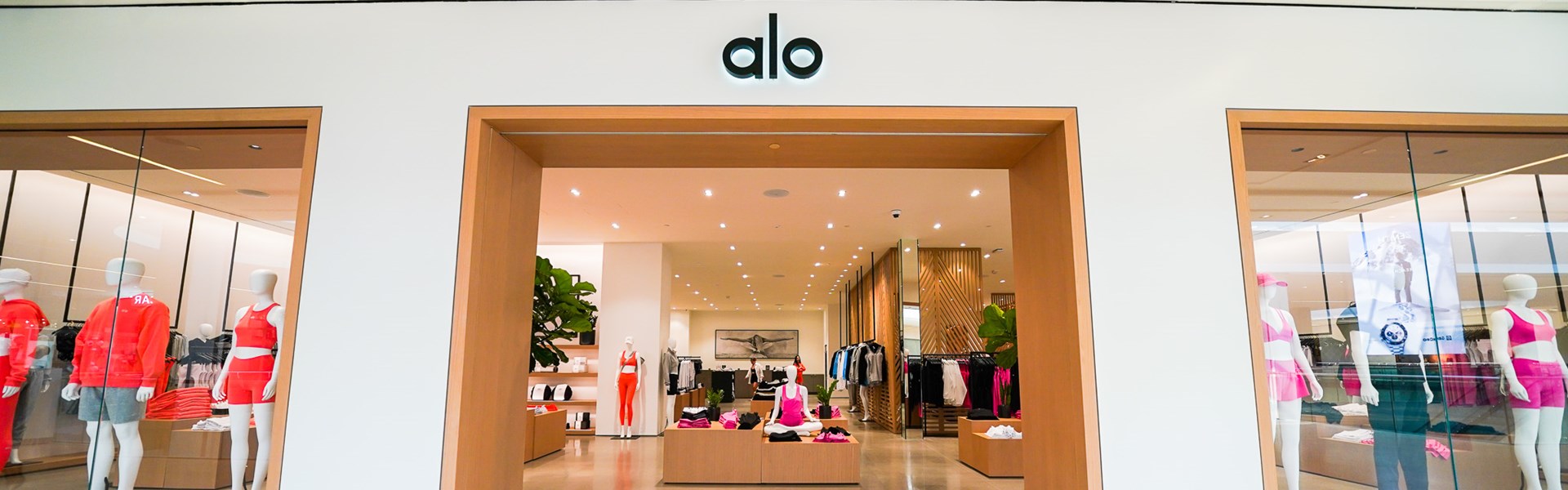 ALO Yoga Store - Clothing Store