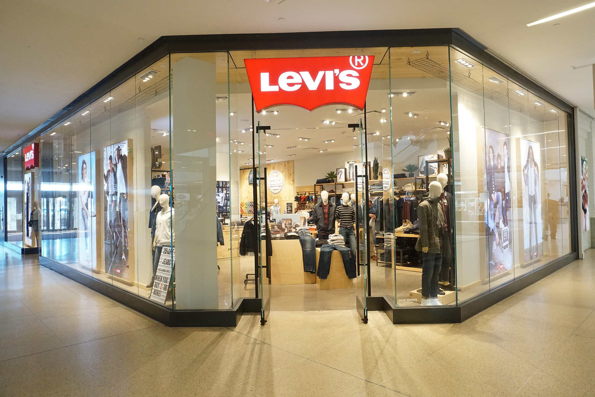 Levi's outlet store near sales me